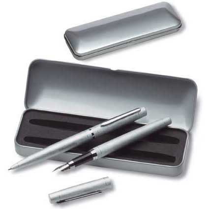 Metallkugelschreiber und Füller
