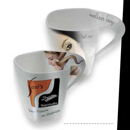 Kantige Kaffeetasse mit Designhenkel