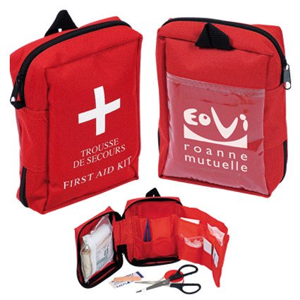 Erste Hilfe Set in roter Notfalltasche
